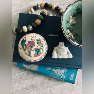 Rare Qing Dynasty Famille Rose Porcelain Lidded Incense Burner Box 19th Century